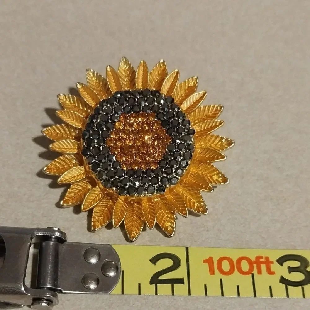 Unlisted Sunflower Brooch in Gold andβBlack